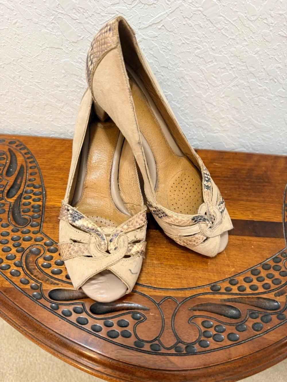 Nurture Leather Heels Size 8M Peep Toe 2